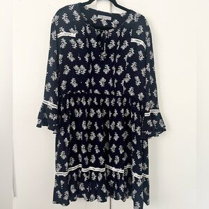 Danny & Nicole // Navy Blue & White Floral Dress